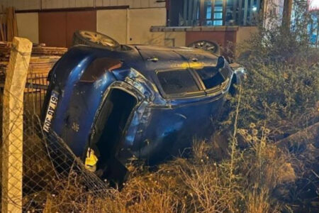 Bei einem Auto, das in den Garten in Elazig rollte, wurde eine Person verletzt