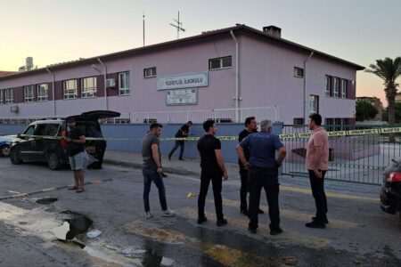 Eine Frau in Aydın schoss ihrem Ex-Liebhaber in die Kehle, mit dem sie Streit hatte.