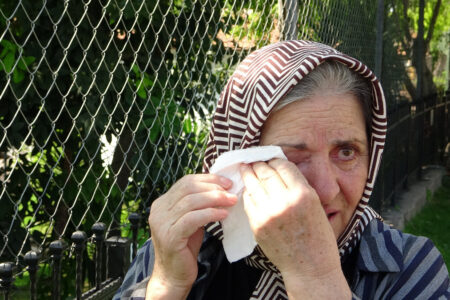 Er weinte, weil er dachte, dass seine Tiere bei dem Brand in Antalya beschädigt worden seien.
