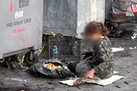 Frauen, die in Karaköy unter dem Vorwand bettelten, aus dem Müll zu essen, reagierten