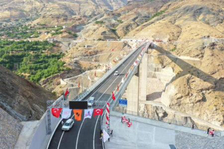 In drei Jahren fuhren 1,7 Millionen Fahrzeuge über die Beğendik-Brücke in Siirt