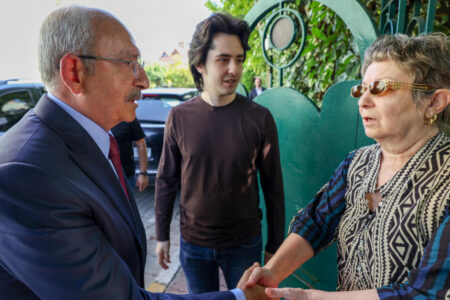Kondolenzbesuch von Kemal Kılıçdaroğlu bei der Familie von Özkan Uğur