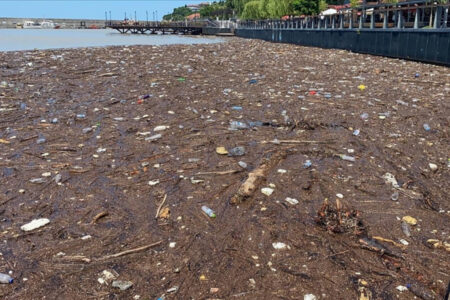 Spuren der Überschwemmung in Zonguldak führten zu Meeresverschmutzung
