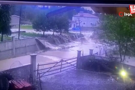 Überschwemmung zerstörte Stützmauer in Samsun