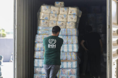 15 Container mit Hilfsgütern von IHH in den Sudan: 200.000 Menschen werden davon profitieren