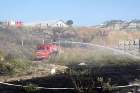 70 Dekaden Grasland wurden in Burdur zu Asche
