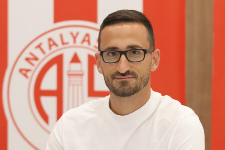 Antalyaspor transferierte Erdoğan Yeşilyurt von Sivasspor