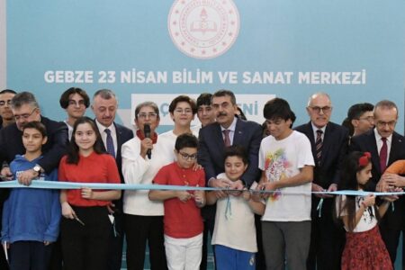 Das Wissenschafts- und Kunstzentrum Gebze 23 Nisan wurde eröffnet