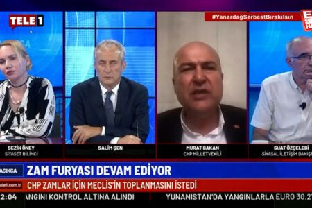Der CHP-Abgeordnete Murat Bakan warf in der Live-Übertragung Beleidigungen aus