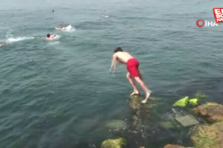 Die Bürger gingen in Üsküdar ans Meer