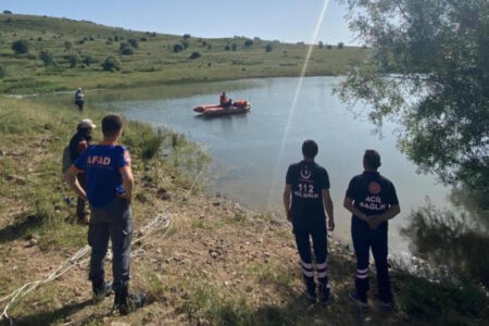 Eine Person starb in dem Teich, den er in Çankırı betrat, um sich abzukühlen.