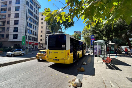 Es gibt kein Ende!  Der IETT-Bus hatte in Kadıköy eine Panne