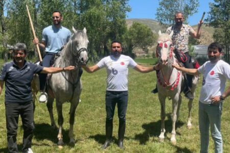 Hakan Çalhanoğlu ritt in seiner Heimatstadt Bayburt auf Pferden und spielte Speerwurf