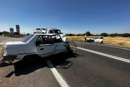 In Şanlıurfa kollidierten Autos frontal: 1 Toter