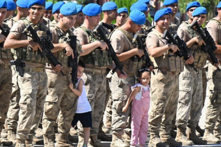 Kommandos in Osmaniye wurden mit Gebeten nach Gabar geschickt