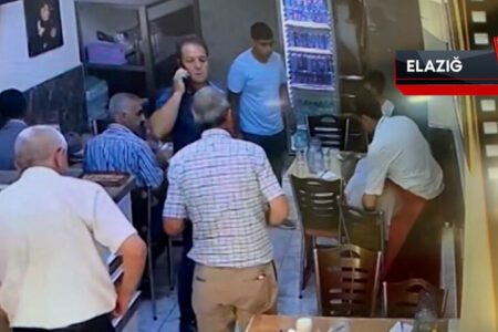 Mit der Heimlich-Bewegung rettete er seinen Kunden in Elazığ