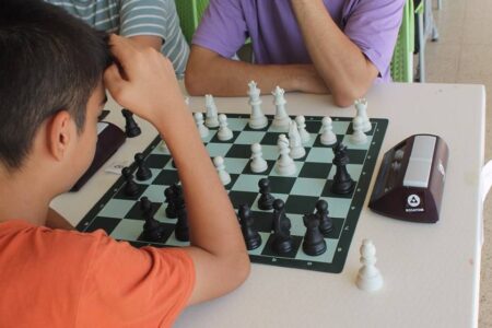 Schachaufregung von Kindern im staatlichen Schutz