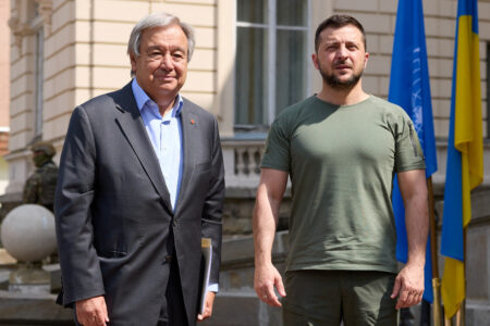 Selenskyj, der sich mit Guterres traf: Russland gefährdet das Leben von 400 Millionen Menschen