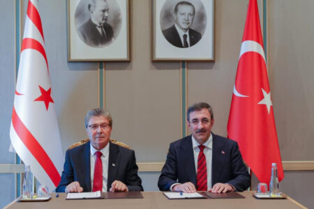 Vizepräsident Yılmaz traf sich mit TRNC-Premierminister Üstel