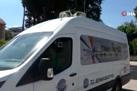 Amüsante Ankündigung der Gemeinde gegen die Hitze in Adana