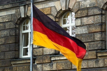 Asylbewerber werden aufgefordert, sich in Deutschland für das Gemeinwohl einzusetzen