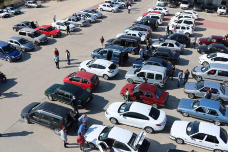 Das Verbot, Gebrauchtfahrzeuge zu Neupreisen zu verkaufen, wird mit „Extras“ überwunden