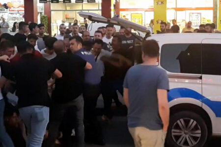Den Bürgern in Kocaeli blieb der Drangsalierungsversuch nicht gleichgültig: Sie wurden zu Tode geprügelt