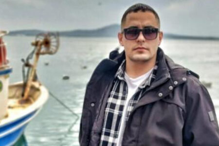 Der Fahrer des Motorrads, das in Kayseri mit einem Lastwagen kollidierte, starb