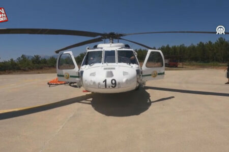Der inländische Hubschrauber T70 beteiligte sich an der Bekämpfung von Waldbränden