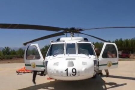 Der inländische Hubschrauber T70 beteiligte sich an der Bekämpfung von Waldbränden