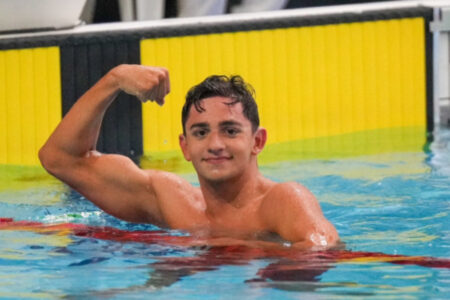Der nationale Schwimmer Buyruk Batur Albayrak gewann mit einem Rekord die Goldmedaille