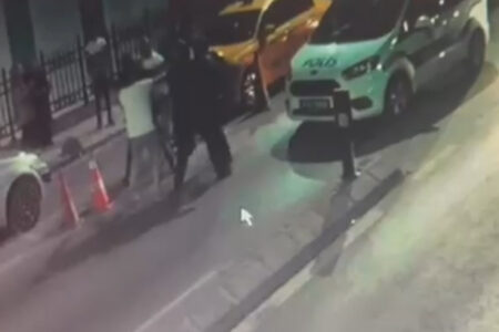 Die Polizei löste das Parkplatzchaos der Autofahrer in Sultangazi auf