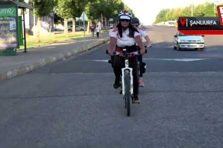 Drei Amateur-Radfahrer aus Adana nahmen am Südost-Rennen teil, um das Bewusstsein zu schärfen.