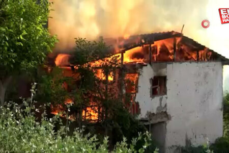 Eine Zigarettenkippe zerstörte ein verlassenes Gebäude in Tokat