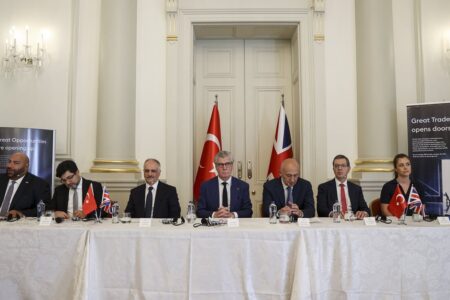 Finanzierung für elektrisches Eisenbahnprojekt aus Großbritannien