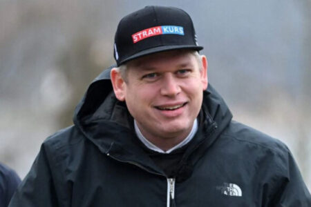 Gegen Rasmus Paludan, der in Schweden den Heiligen Koran verbrannte, wurde ein Haftbefehl erlassen