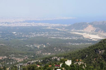 In Konyaaltı stehen 409 Grundstücke zum Verkauf
