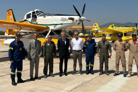 Kampf mit Flammen in Griechenland: Flugzeuge der Türkei sind in Athen gelandet