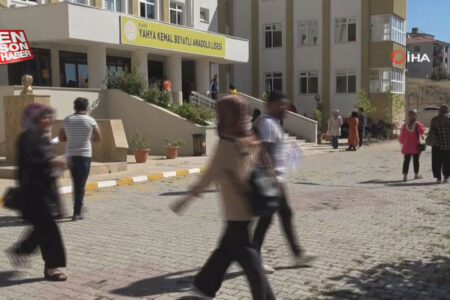 Kandidaten, die KPSS in Elazığ absolvieren, gehen zu den Schulen