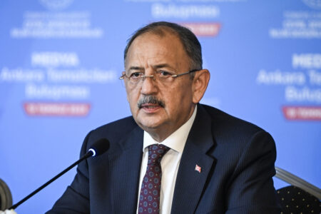 Mehmet Özhaseki gab die Anzahl der mit der Blauen Flagge ausgezeichneten Strände in der Türkei bekannt: Türkiye liegt in diesem Bereich an dritter Stelle!
