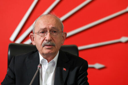 Obwohl die Entlassungen in CHP abgeschlossen sind, schwindet das Vertrauen in Kılıçdaroğlu
