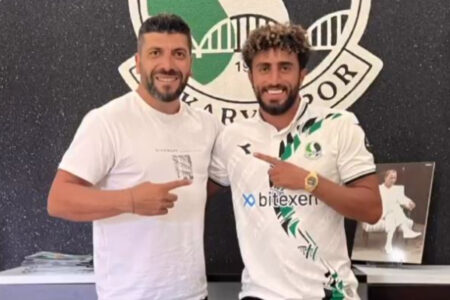 Sakaryaspor hat Bilal Başacıkoğlu in sein Team aufgenommen