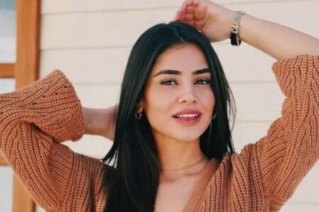 Sommerposen von Hazal Çağlar!  Sie vervollständigte ihren Körper mit einer gewagten Kombination … „Brünette Schönheit“