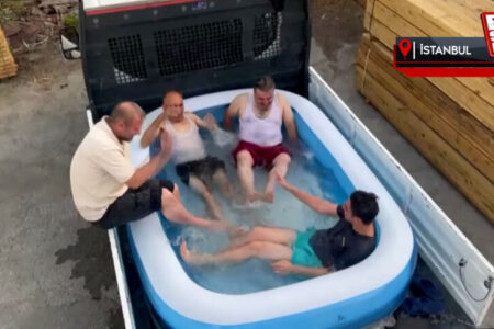 Zur Abkühlung in Sultanbeyli stellten sie auf der Ladefläche des Lastwagens einen Pool auf
