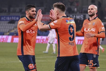 Başakşehir besiegte Sivasspor mit drei Toren