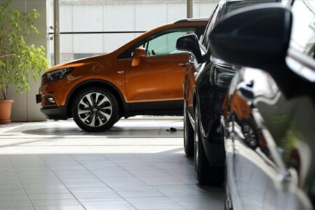 Der Automobilabsatz, der in diesem Jahr Rekorde gebrochen hat, wird sich im Jahr 2024 stabilisieren
