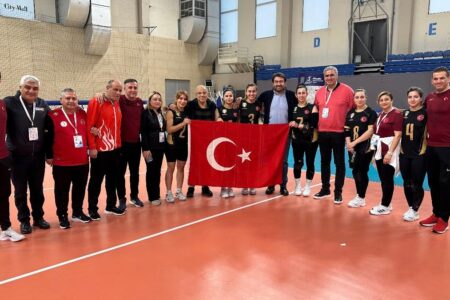Die Women’s Goalball National Group, die Israel im Finale besiegte, überreichte die Auszeichnung an Palästina.