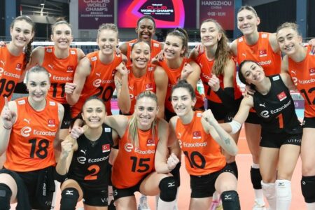 Eczacıbaşı startete mit einem Sieg in die FIVB-Klub-Weltmeisterschaft