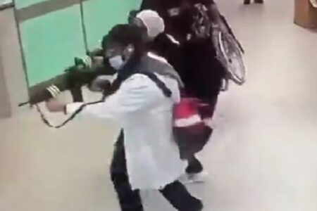 Als Ärzte verkleidete israelische Soldaten drangen in das Krankenhaus ein und töteten drei Palästinenser