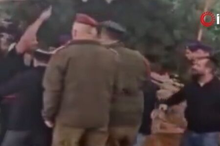 Chaos bei der Beerdigung eines israelischen Soldaten: Beenden Sie den Krieg schnell